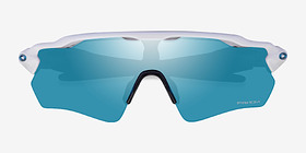 Oakley Radar Ev Matte Gray Smoke Plastique Soleil de Lunette de vue d'EyeBuyDirect, Vue Rapprochée