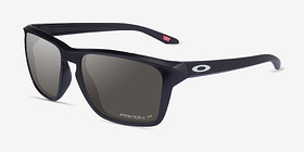 Oakley Sylas Polished Black Plastique Soleil de Lunette de vue d'EyeBuyDirect, Vue d'Angle