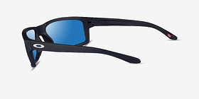 Oakley Gibston Polished Black Plastique Soleil de Lunette de vue d'EyeBuyDirect, Vue de Côté