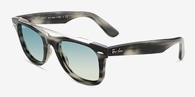 Ray-Ban RB4540 Striped Gray Plastique Soleil de Lunette de vue d'EyeBuyDirect, Vue d'Angle