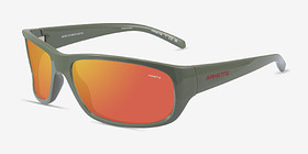 ARNETTE Uka-Uka Vert Plastique Soleil de Lunette de vue d'EyeBuyDirect, Vue d'Angle