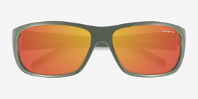 ARNETTE Uka-Uka Vert Plastique Soleil de Lunette de vue d'EyeBuyDirect, Vue Rapprochée