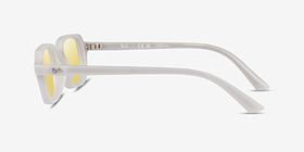Ray-Ban RB4455 Zuri Blanche Plastique Soleil de Lunette de vue d'EyeBuyDirect, Vue de Côté