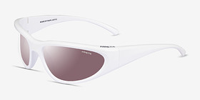 ARNETTE Nineteetwo Blanche Plastique Soleil de Lunette de vue d'EyeBuyDirect, Vue d'Angle
