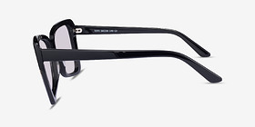 Tippi Noir Acétate Soleil de Lunette de vue d'EyeBuyDirect, Vue de Côté