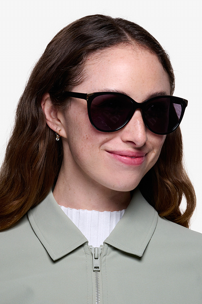 Cat-eye sunglasses